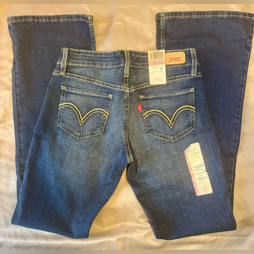 Levi's 518 Low Rise Boot Cut Jeans Classic Style Size 1 Medium Juniors/Women - Picture 5 of 7